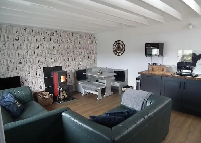 Borrowmoss Bothy, Charming & Characterful Property, Wigtown