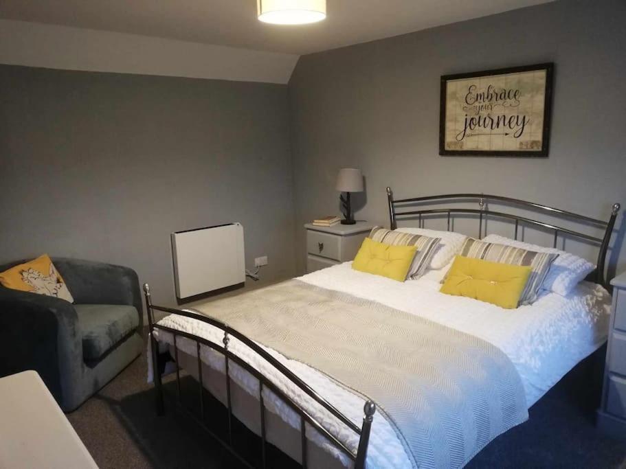 Borrowmoss Bothy, Charming & Characterful Property, Apartment